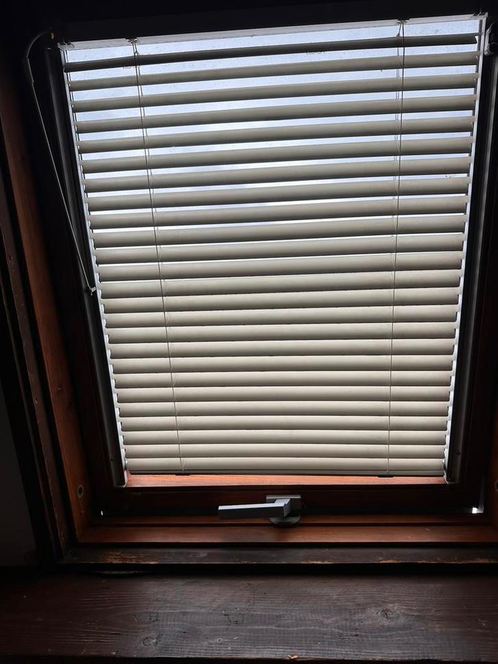 Velux ghl304 dakraam raambekleding +- 60 x 72 cm luxaflex, Huis en Inrichting, Stoffering | Gordijnen en Lamellen, Gebruikt, Minder dan 100 cm