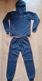 Joggingpak Nike maat 176 donkerblauw, Ophalen of Verzenden, Zo goed als nieuw, Jongen, Sport- of Zwemkleding