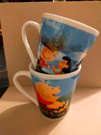 Peanuts/Fox mokken. 2 stuks. Uit 2015. Snoopy en vriendjes., Ophalen of Verzenden, Zo goed als nieuw, Overige stijlen, Kop(pen) en/of Schotel(s)