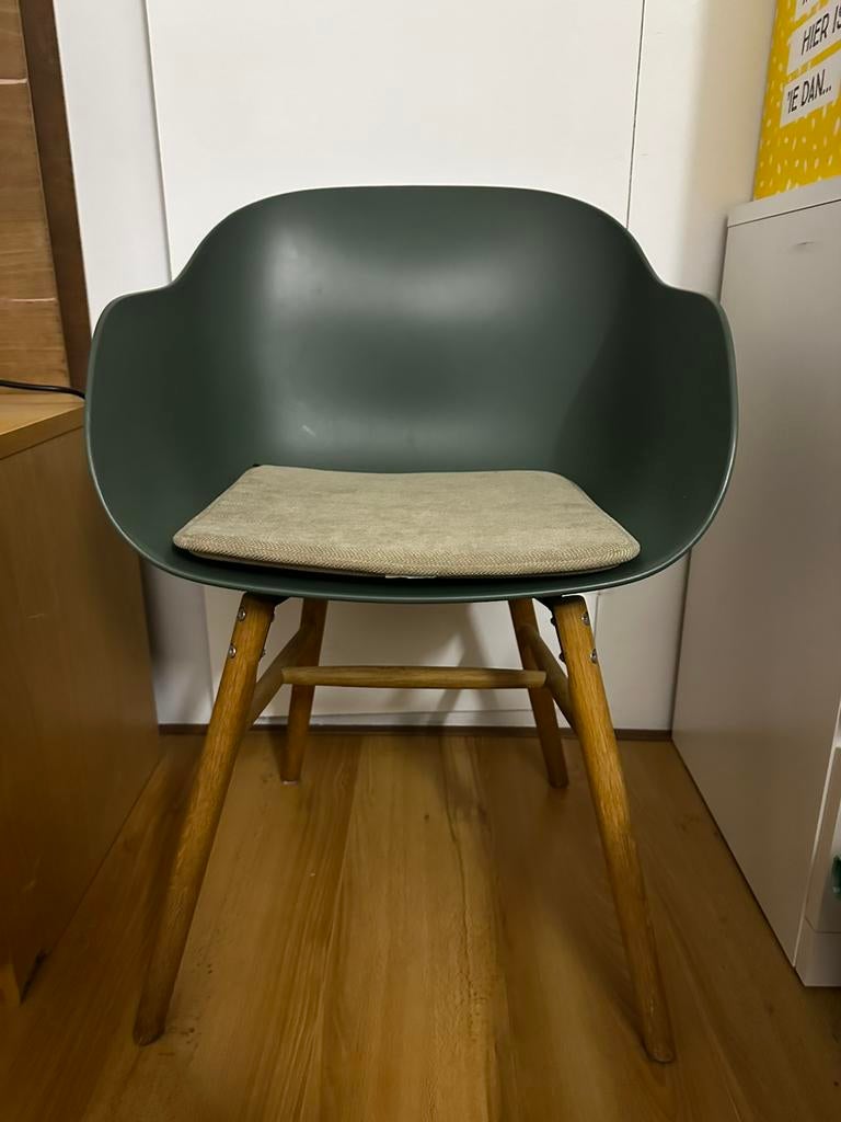 2 groene stoelen, Ophalen, Kunststof, Twee, Overige kleuren