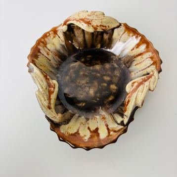 Boch Freres Belgisch, Vintage keramische met bladdecor beschikbaar voor biedingen