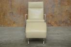 ZGANieuw witte leren Leolux Helical design fauteuil + poef