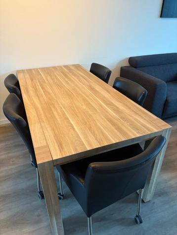 Eettafel + eetkamerstoelen, dressoir en salontafel