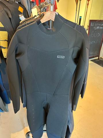 Ion Element 5/4 XL of Large wetsuit of lt beschikbaar voor biedingen