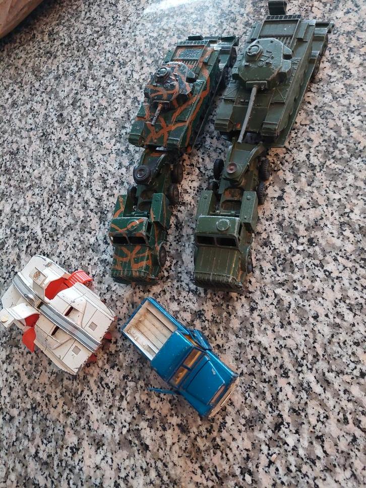 LEUK LOTJE DINKY TOYS., Hobby en Vrije tijd, Modelauto's | 1:50, Gebruikt, Bus of Vrachtwagen, Dinky Toys, Ophalen of Verzenden