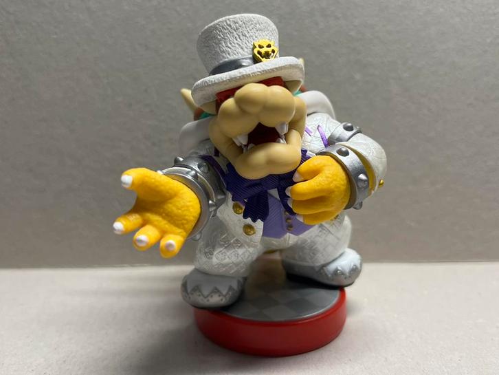 Amiibo Super Mario Bowser - Wedding Outfit, Spelcomputers en Games, Games | Nintendo Switch, Zo goed als nieuw, Avontuur en Actie