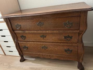 Retro tafeltje beschikbaar voor biedingen