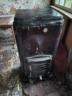 Antieke gietijzeren emaille kachel donkerbruin, Huis en Inrichting, Ophalen, Gebruikt, Vrijstaand, Overige soorten