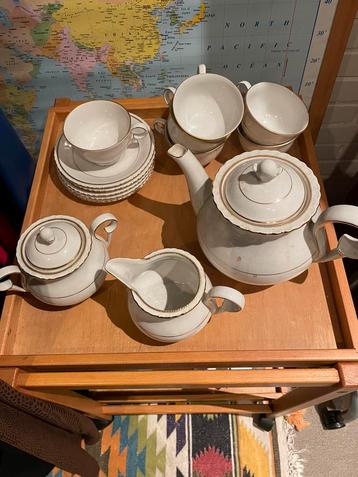 THEESERVIES beschikbaar voor biedingen