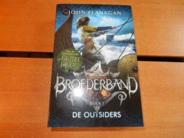 John Flanagan - Broederband boek 1 de Outsiders /kinderjury beschikbaar voor biedingen