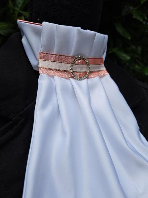 Nieuw Made by Lique plastron Harmonica Rosé, Dieren en Toebehoren, Paardrijkleding, Nieuw, Dames, Kinderen, Overige soorten, Ophalen of Verzenden