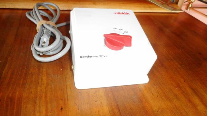MARKLIN 6647 Trafo 32 VA voor rijstroom en licht/seinen e.d., Hobby en Vrije tijd, Modeltreinen | H0, Gebruikt, Transformator of Voeding