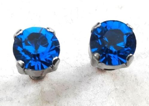 Prachtige Swarovski oorbellen, stekers met blauwe steen, Sieraden, Tassen en Uiterlijk, Oorbellen, Nieuw, Overige materialen, Blauw