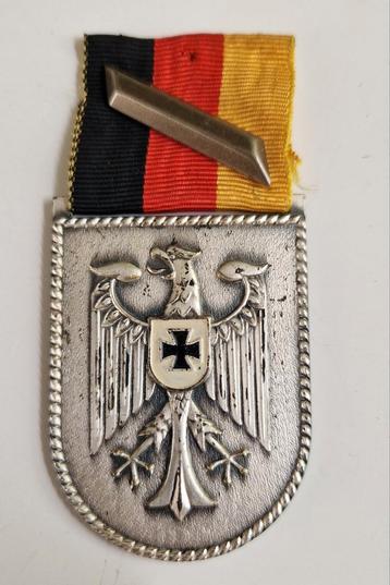 Bundeswehr medaille.  beschikbaar voor biedingen