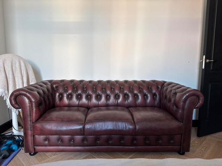 Chesterfield 3-zits bank - Zo goed als nieuw!, Huis en Inrichting, Banken | Bankstellen, Zo goed als nieuw, Rechte bank, Driepersoons