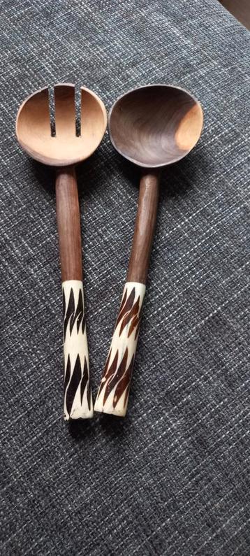 SALADEBESTEK VINTAGE AFRIKAANS HANDGEMAAKT OLIJF/MANGO HOUT  beschikbaar voor biedingen