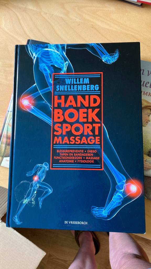 Willem Snellenberg - Handboek sportmassage basisboek, Boeken, Sportboeken, Zo goed als nieuw, Ophalen of Verzenden