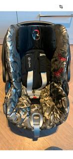 Cybex Cloud Q Special Edition butterfly  camouflage print, Overige merken, Autogordel, Zo goed als nieuw, 0 t/m 13 kg