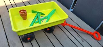 Bolderkar met tuingereedschap  beschikbaar voor biedingen