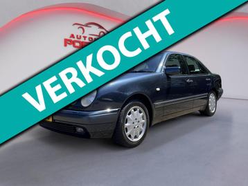 Mercedes-Benz E-klasse 230 Elegance AUTOMAAT AIRCO CRUISE TR