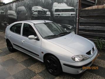 Renault Mégane 1.4 16V HB 2005 2002 Grijs beschikbaar voor biedingen