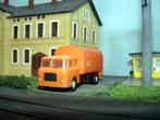 1976 Skoda S 706 RTK vuilniswagen oranje, Hobby en Vrije tijd, Modelauto's | 1:87, Ophalen of Verzenden, Nieuw, Bus of Vrachtwagen