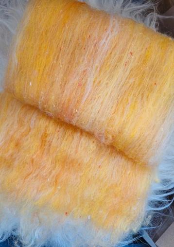 Handgekaarde luxe batt oranje geel beschikbaar voor biedingen