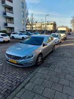 Volvo V60 D6 215pk Plug-in Hybrid 2013 Grijs, Auto's, Automaat, 1849 kg, Particulier, Zilver of Grijs