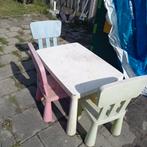 Gratis kinderspeeltafel, Ophalen of Verzenden, Gebruikt, 2 zitplaatsen