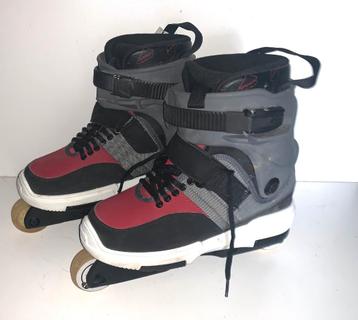 Rollerblade stuntskates maat 40,5 beschikbaar voor biedingen