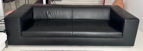 Te koop: Zwart leren design bank – Sur & Plus, Huis en Inrichting, Banken | Bankstellen, Zo goed als nieuw, Rechte bank, Driepersoons