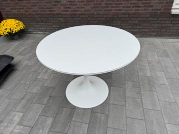 IKEA DOCKSTA tafel beschikbaar voor biedingen