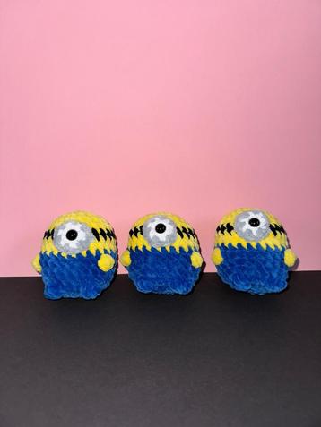 Zelfgehaakte minion beschikbaar voor biedingen