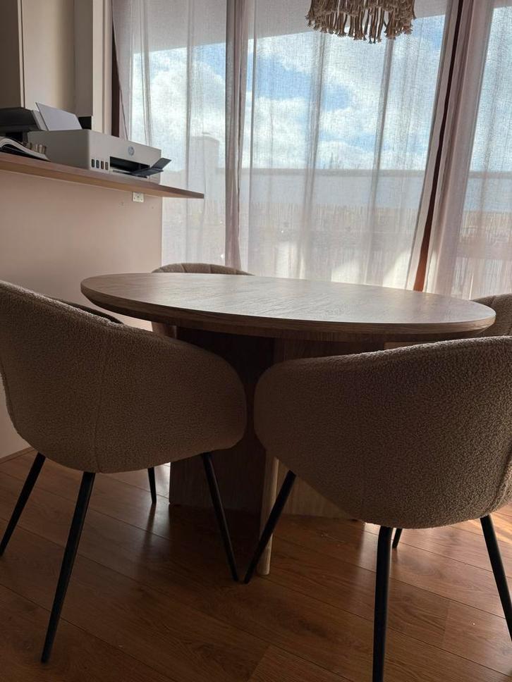 Eiken tafel met stoelen te koop!, Huis en Inrichting, Tafels | Eettafels, Gebruikt, 100 tot 150 cm, Vier personen, Ovaal, Eikenhout
