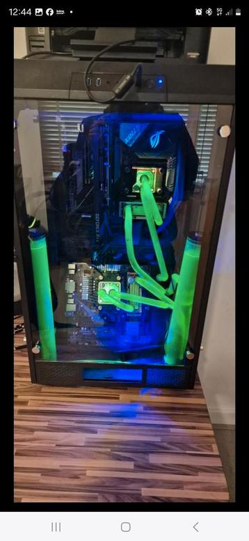 Thermaltake tower 900 case  beschikbaar voor biedingen