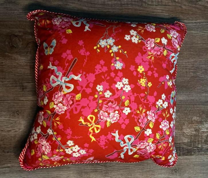 Pip studio kussens, Huis en Inrichting, Woonaccessoires | Kussens, Zo goed als nieuw, Rood, Overige vormen, Verzenden