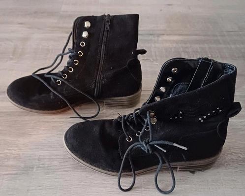 Zwarte suède lage / enkellaarzen, maat 38, Kleding | Dames, Schoenen, Zo goed als nieuw, Lage of Enkellaarzen, Zwart, Ophalen of Verzenden