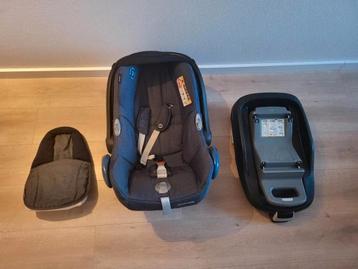 Maxi Cosi met FamilyFix en adapters voor kinderwagen beschikbaar voor biedingen