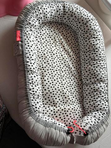 Baby nestje - Done by Deer beschikbaar voor biedingen