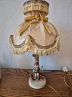 Goebel Lampje met Jongen en Vogel, Gebruikt, Vintage, Ophalen of Verzenden, Minder dan 100 cm