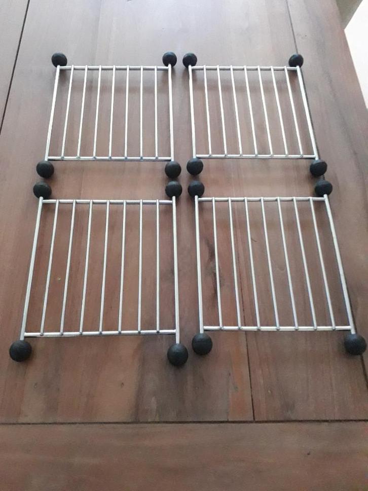 Te koop: Mooie pannen onderzetters RVS., Huis en Inrichting, Keuken | Potten en Pannen, Zo goed als nieuw, Pannenset, Rvs, Ophalen of Verzenden