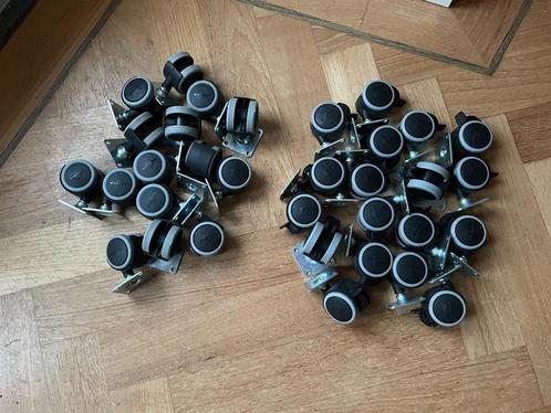 Wieltjes 40mm Wagner met/zonder rem meubelwieltjes krasvrij, Doe-het-zelf en Verbouw, Zwenkwielen, Zo goed als nieuw, Ophalen of Verzenden