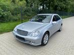 Mercedes-Benz C-Klasse 2.2 CDI C200 Sedan AUT 2006 Grijs, Auto's, Mercedes-Benz, Zwart, 4 cilinders, 122 pk, Diesel