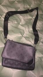 Louis Vuitton trio messenger bag, Sieraden, Tassen en Uiterlijk, Tassen | Schoudertassen, Ophalen of Verzenden, Gebruikt, Zwart