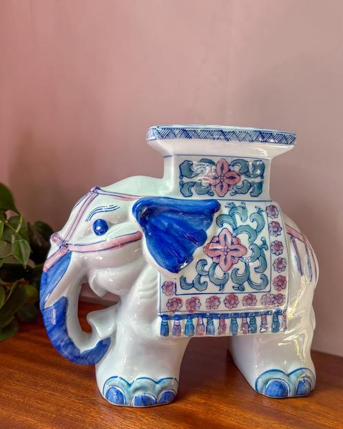 Vintage Chinese Porseleinen Olifant, Antiek en Kunst, Antiek | Keramiek en Aardewerk, Ophalen of Verzenden