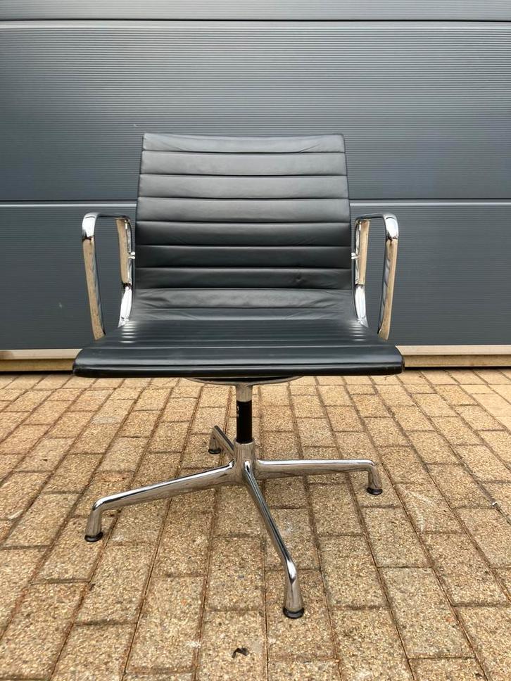 Zwart lederen alu Vitra Bureaustoelen EA108, Huis en Inrichting, Stoelen, Eén, Zwart, Ophalen of Verzenden