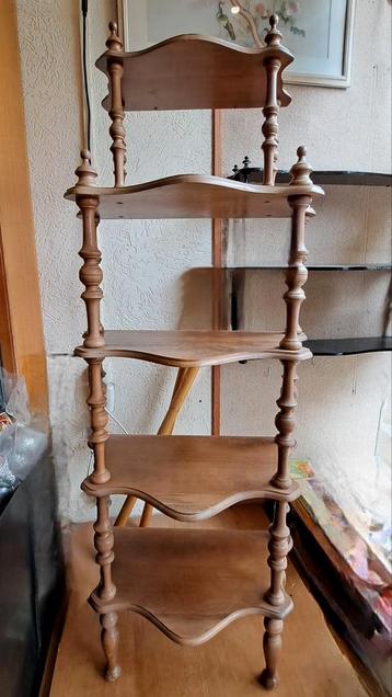 Oude licht mahonie houten etagiere met 5 lagen beschikbaar voor biedingen