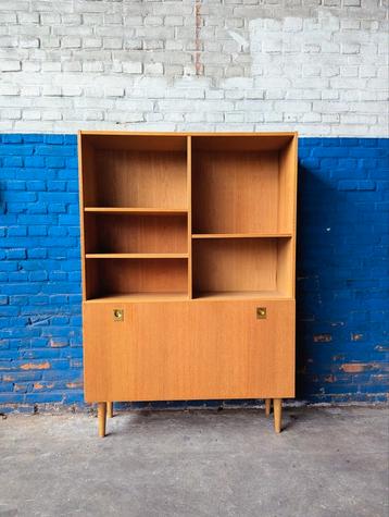 Vintage Deense wandkast met klep, 1960s beschikbaar voor biedingen