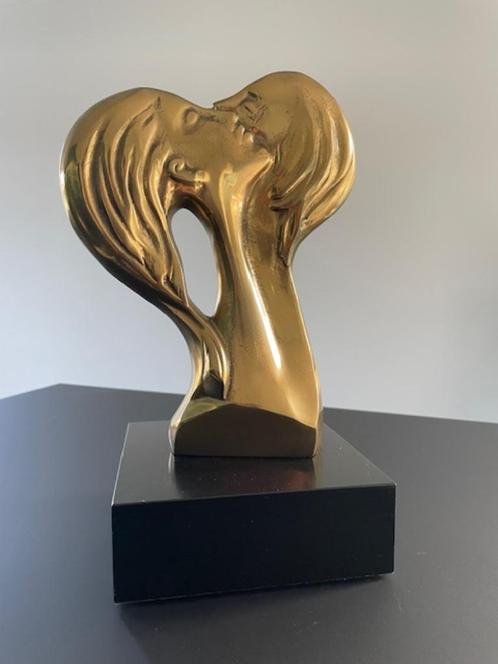 Gestileerd messing beeld op sokkel - "The couple" (H35cm), Antiek en Kunst, Kunst | Beelden en Houtsnijwerken, Ophalen of Verzenden