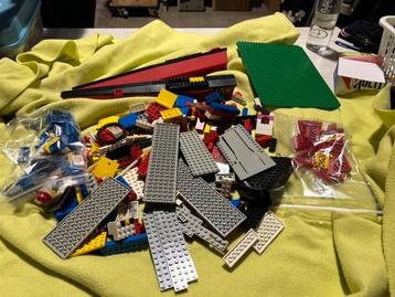 Lego 1 kilo ex speedboat en grondplaat gewogen beschikbaar voor biedingen